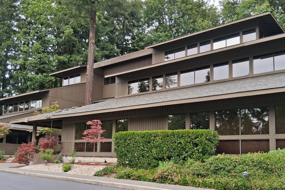 The Bellewood Place office building at 2025 112th Ave NE, Bellevue WA